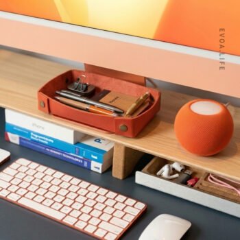 Leather Tray Organizer | Streamline your daily carry and reclaim your desk space with our Leather Tray Organizer. Designed for the modern minimalist, this valet tray is the perfect catch-all for your essential items, ensuring you never have to hunt for your keys or wallet again. Crafted from high-quality, durable materials, this tray blends timeless aesthetics with rugged functionality. Whether it’s sitting on your entryway console or your office desk, it provides a sophisticated home for your most important gear.